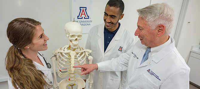 Dean Reed with Medical Students in the Center for Simulation and Innovation
