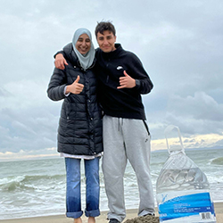 Ewais and her brother, Abdulrahman, at the beach