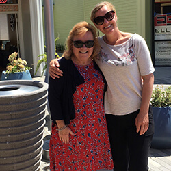 Dr. Perkins Sellers with Kelly Lynch during her Alumni Road Tours