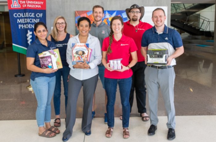 group photo of medical students who traveled to Dominican Republic