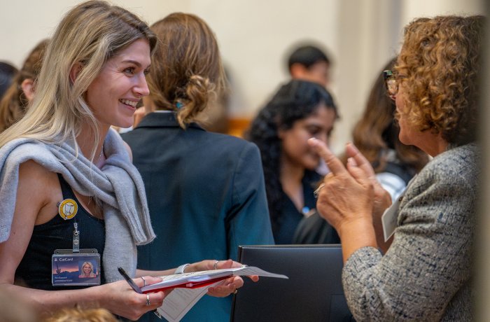More than 160 medical students, graduate students, postdoctoral researchers and residents attended the Research Mentor Fair. More than 160 medical students, graduate students, postdoctoral researchers and residents attended the Research Mentor Fair.