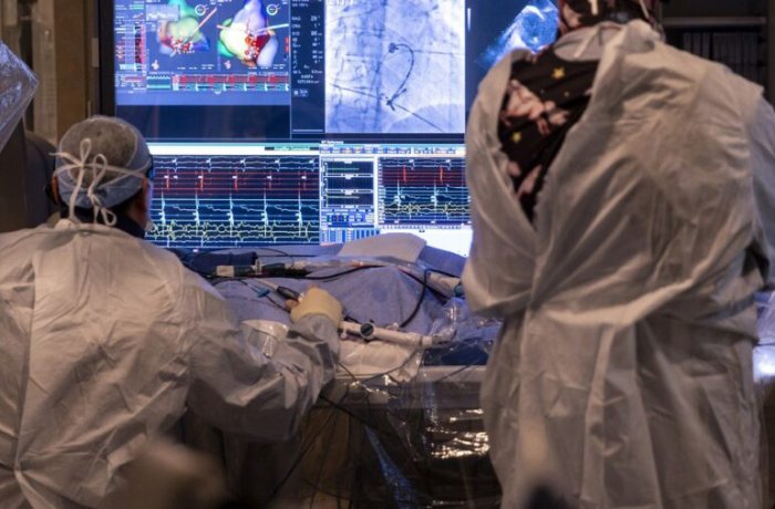 The POLARx cryoablation system being used in a procedure at Banner – University Medical Center Phoenix (Photo courtesy of Banner Health)