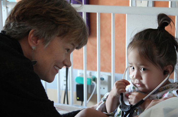 Dr. Cynthia Wetmore with a Patient at Phoenix Children's Hospital