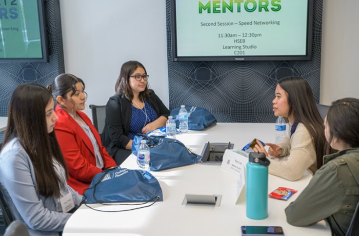 Medical Students Speak with Attendees at Connect2Mentors